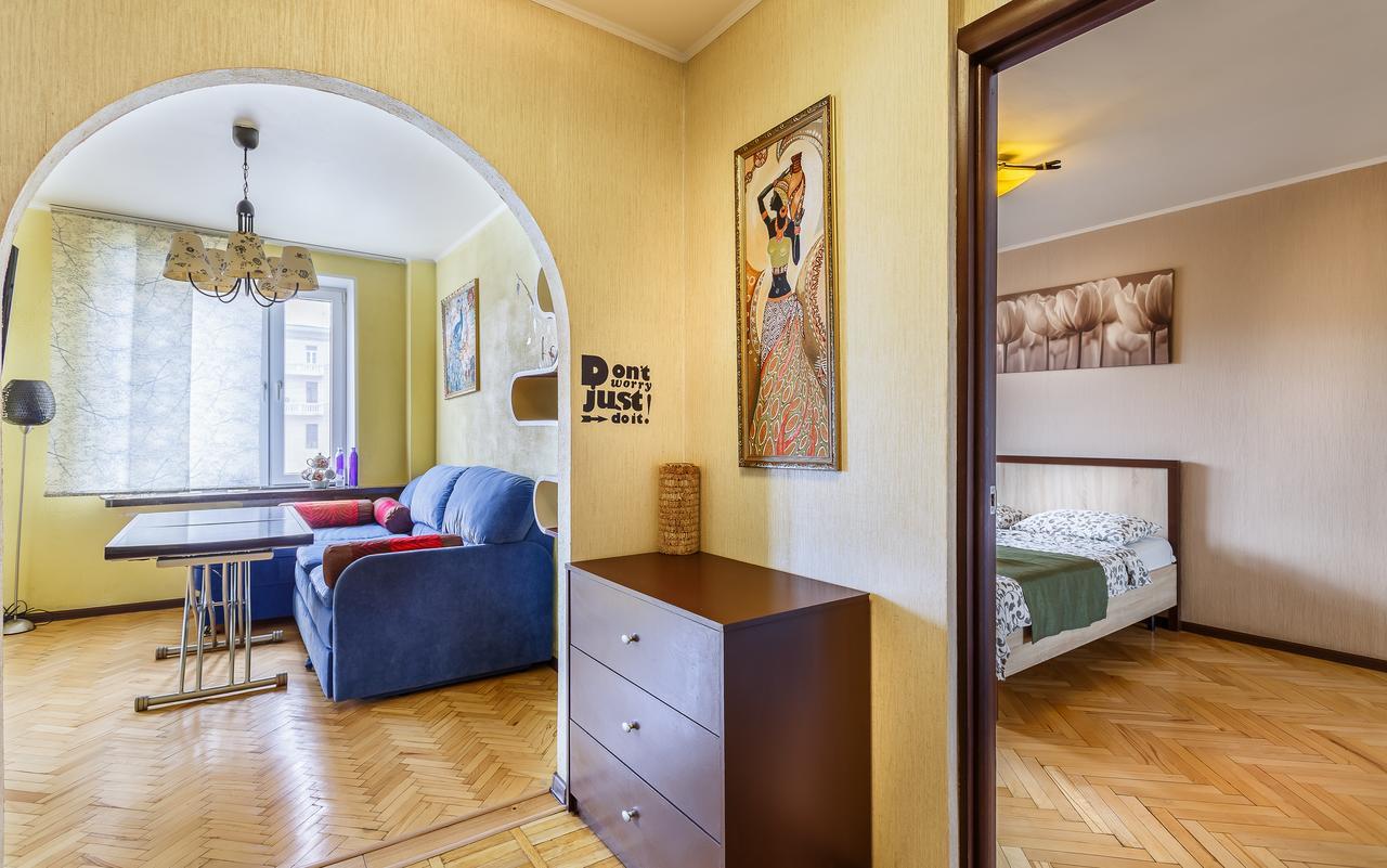 Apartamenty Na Bolsoi Akimanke 32 Mosca Esterno foto